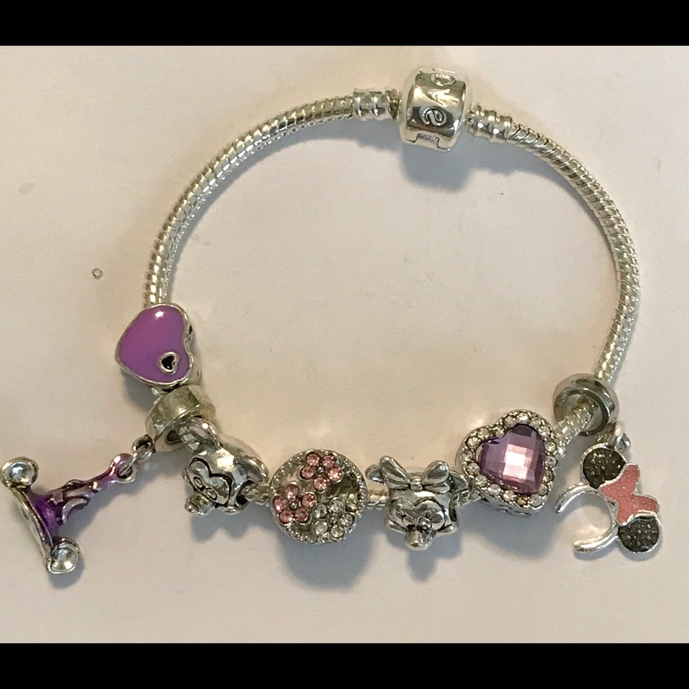 Disney bracelet all pictured is included 😁👑